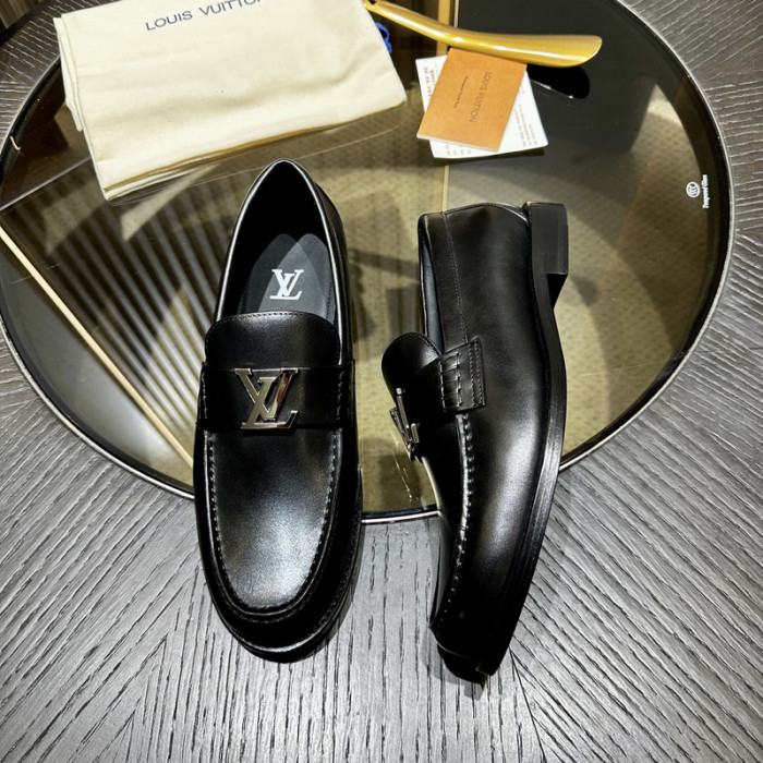 LV LOAFERS L0000610
