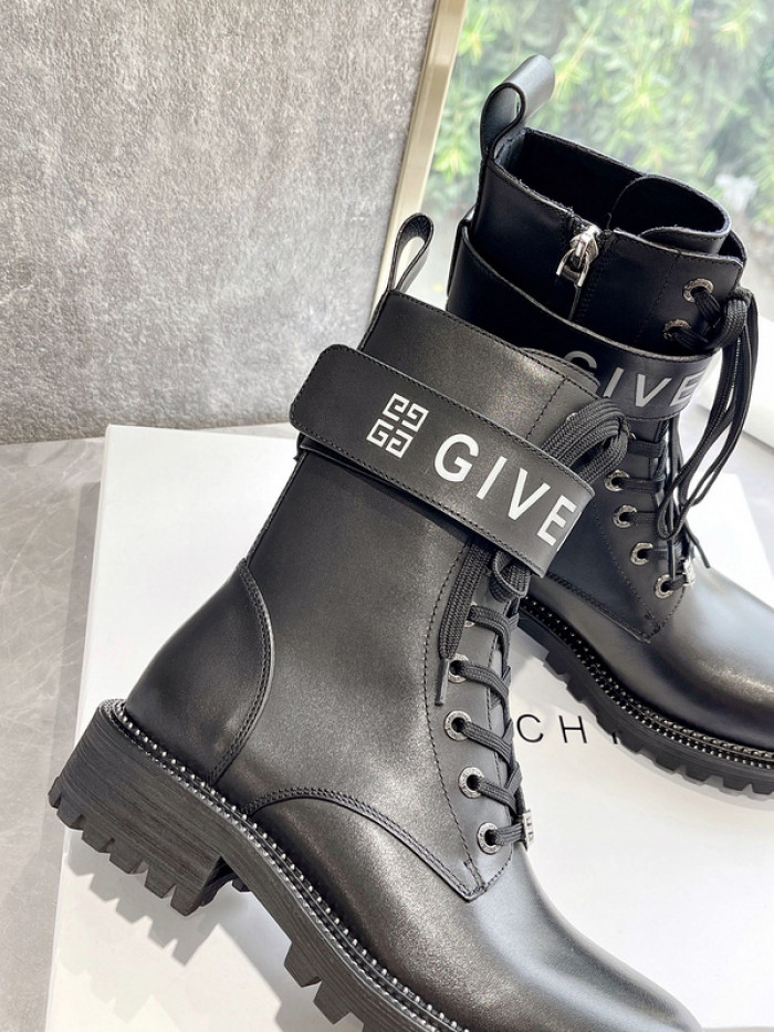 Givenchy Boots 660002