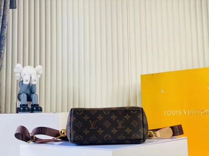 L*V BAG 02