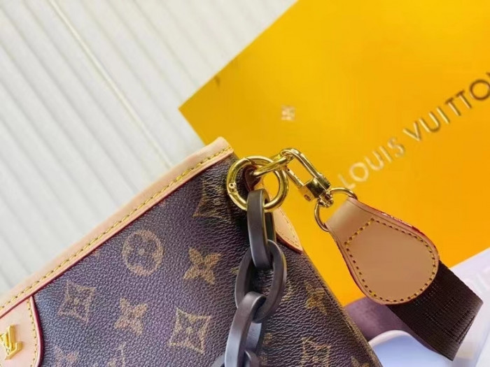 L*V BAG 02