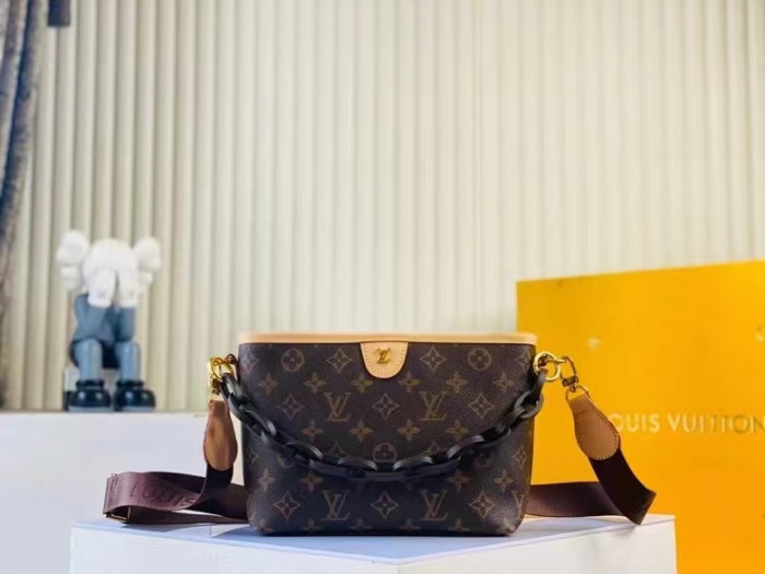 L*V BAG 02