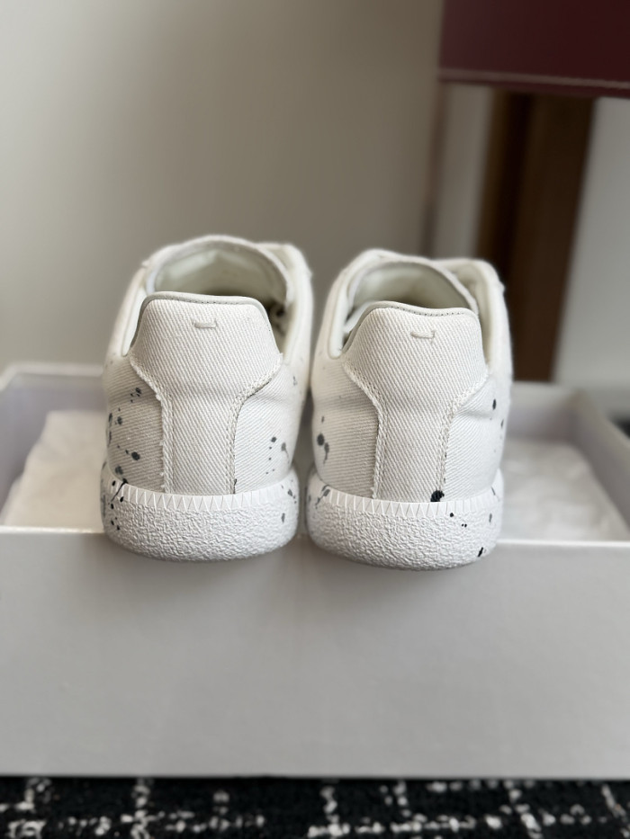 Ma1s0n Marg*e1a CALFSKIN S57WS0426