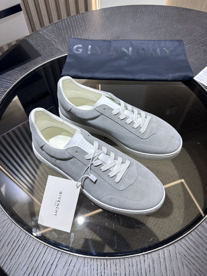Givenchy Sneakers 660045
