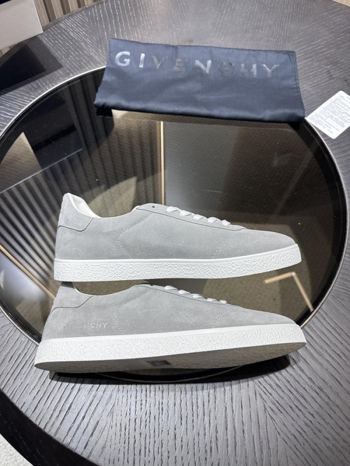 Givenchy Sneakers 660045