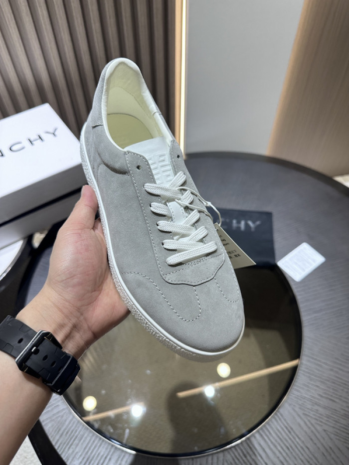 Givenchy Sneakers 660045