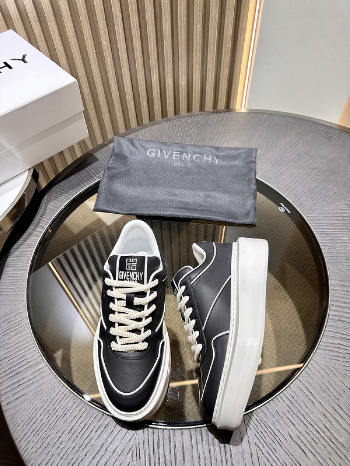 Givenchy Sneakers 660021