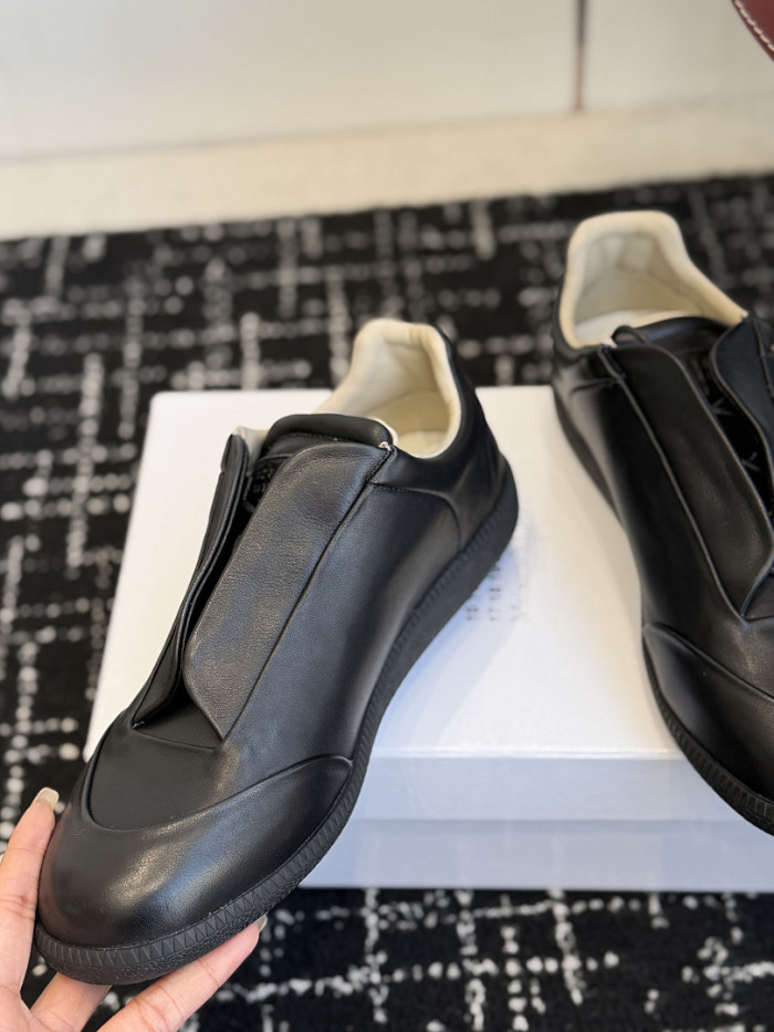 Ma1s0n Marg*e1a CALFSKIN S57WS0365