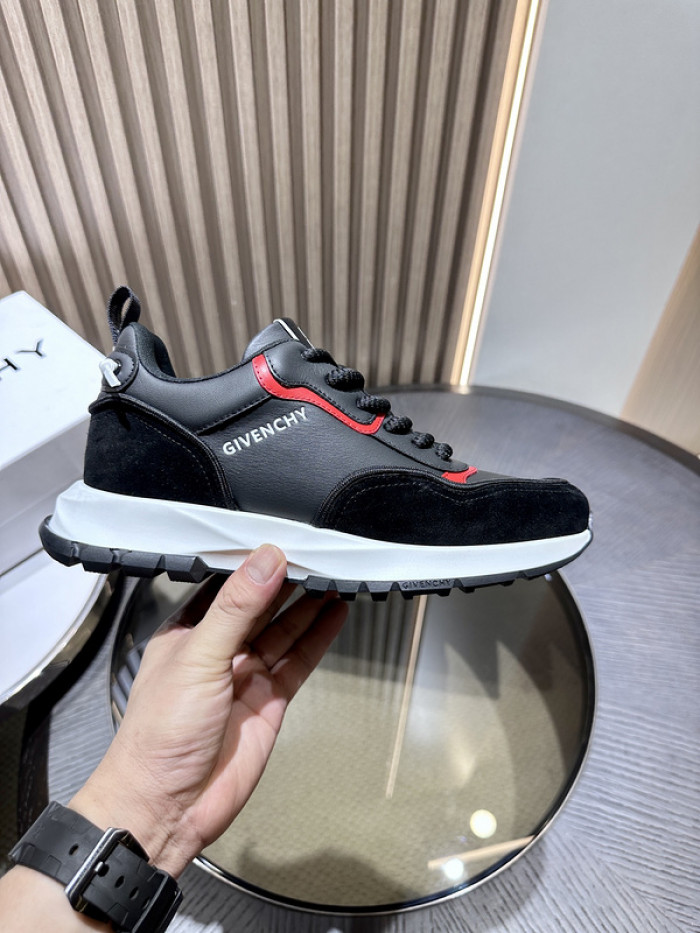 Givenchy Sneakers 660058