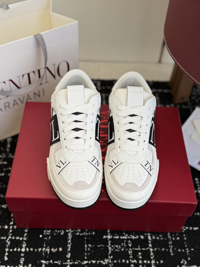 Va1e*ntin0 SNEAKERS VT058