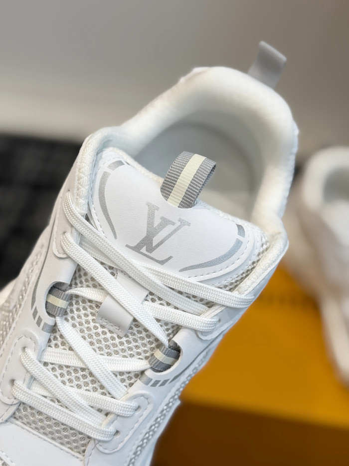 LV sneakers L0000852
