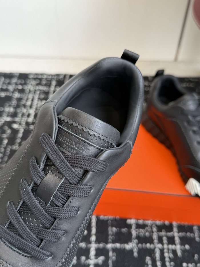 H**me5 snekaers HM118