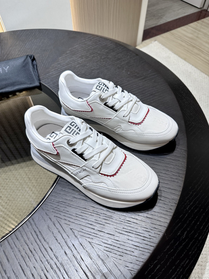 Givenchy Sneakers 660052