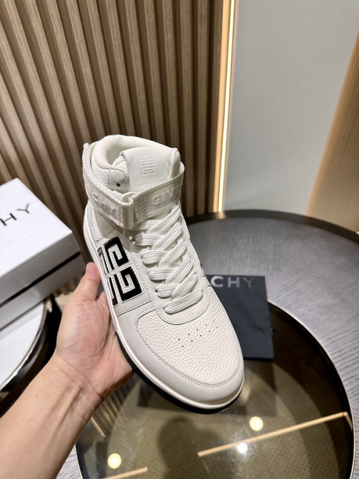 Givenchy Sneakers 660029