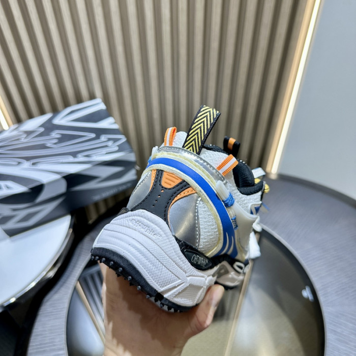 Off-White Be right back OWIA289F28