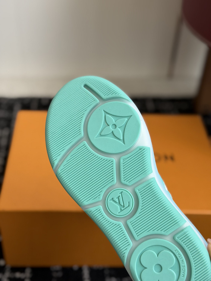 LV sneakers L0000847