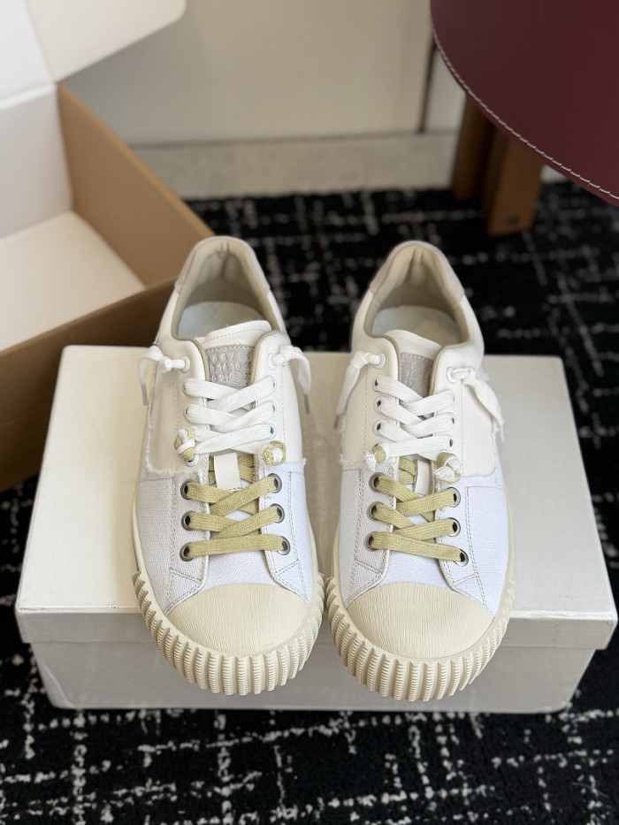 Ma1s0n Marg*e1a CALFSKIN S57WS0421