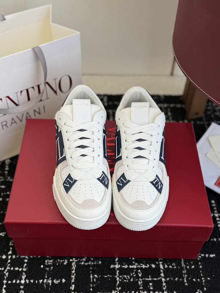 Va1e*ntin0 SNEAKERS VT060