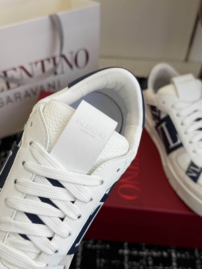 Va1e*ntin0 SNEAKERS VT060