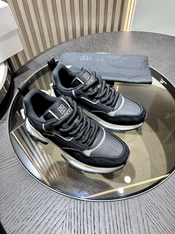 Givenchy Sneakers 660057