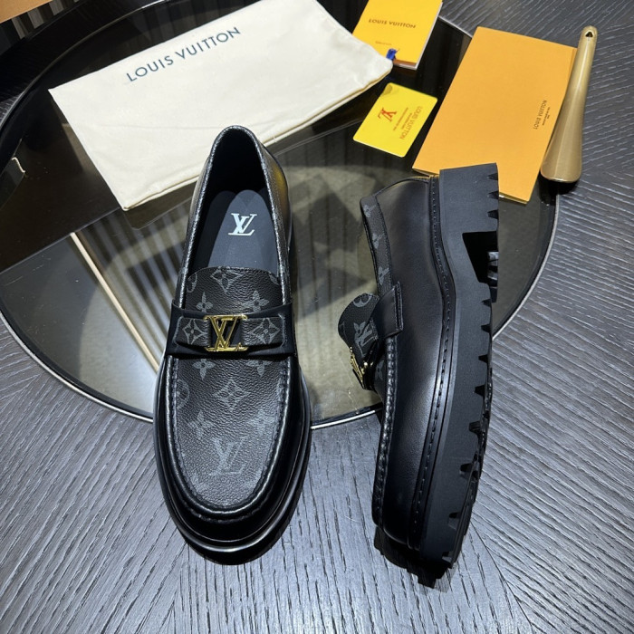 LV LOAFERS L0000747