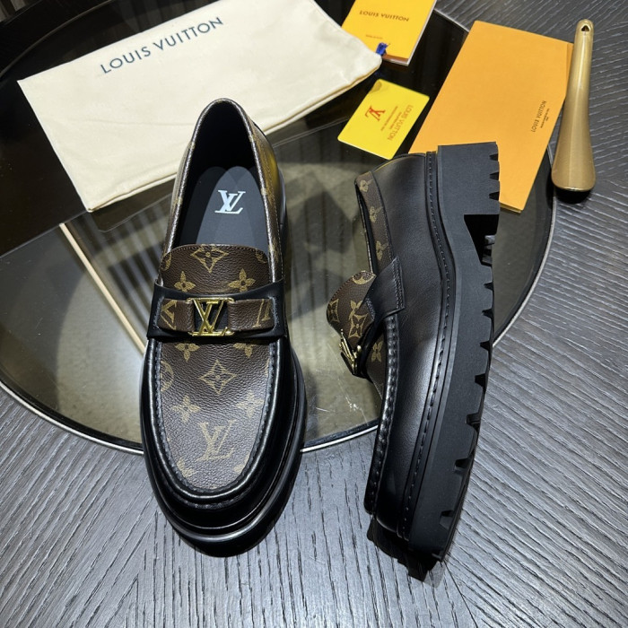 LV LOAFERS L0000748