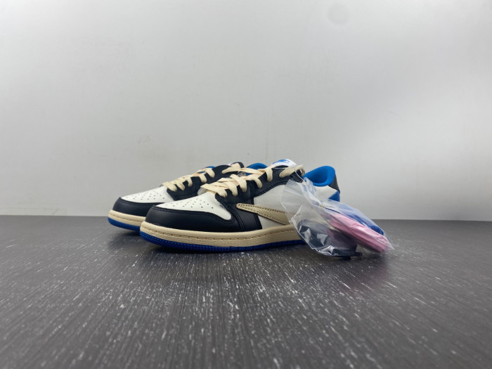 TRAVIS SCOTT X AIR JORDAN 1 LOW Fragment KIDS DM7866 140