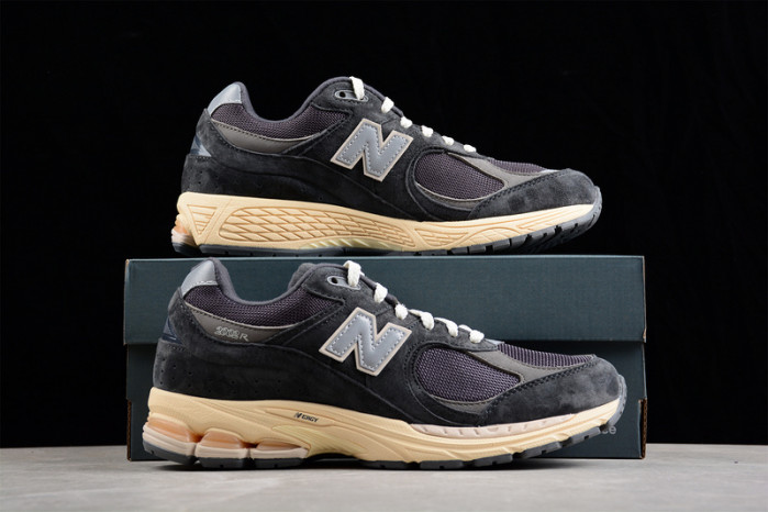 New Balance 2002 M2002RHO