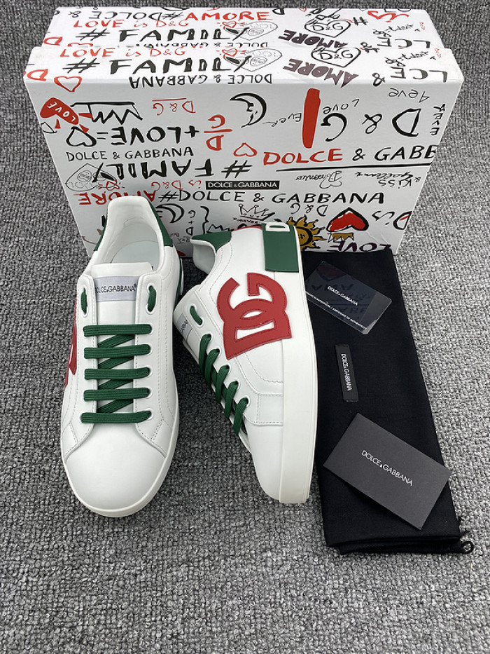 DG Sneaker 44