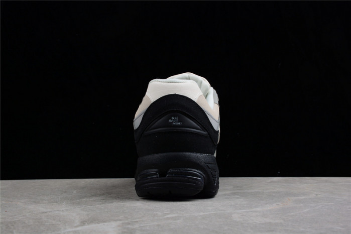 New Balance 2002 M2002RBA