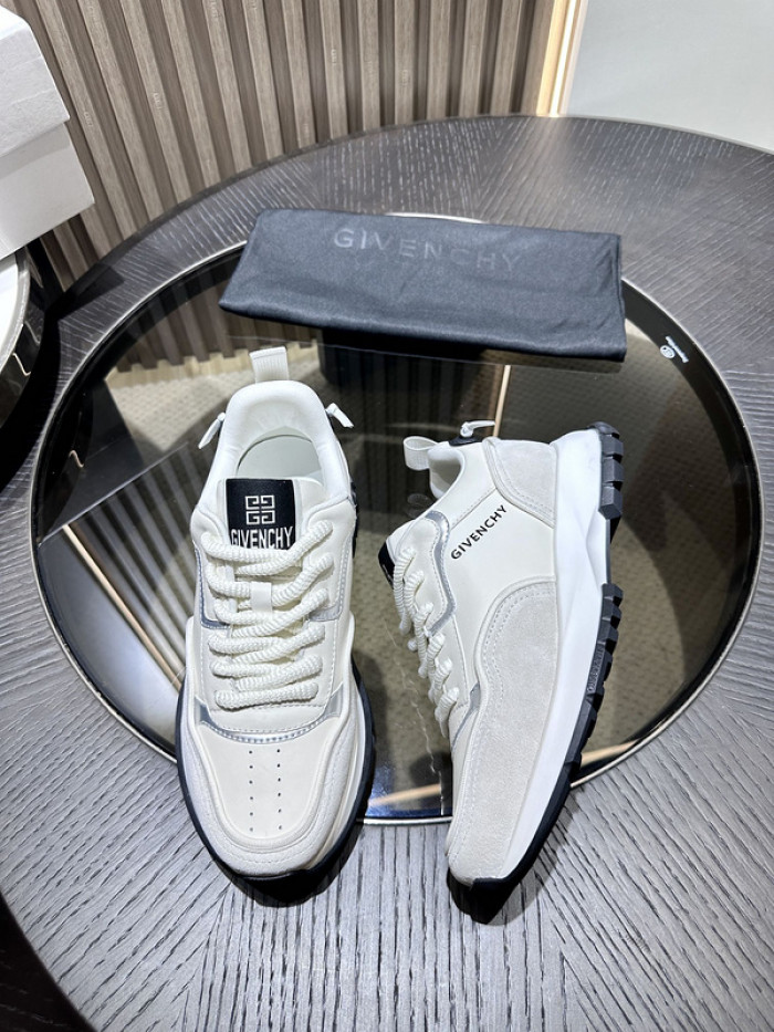 Givenchy Sneakers 660061