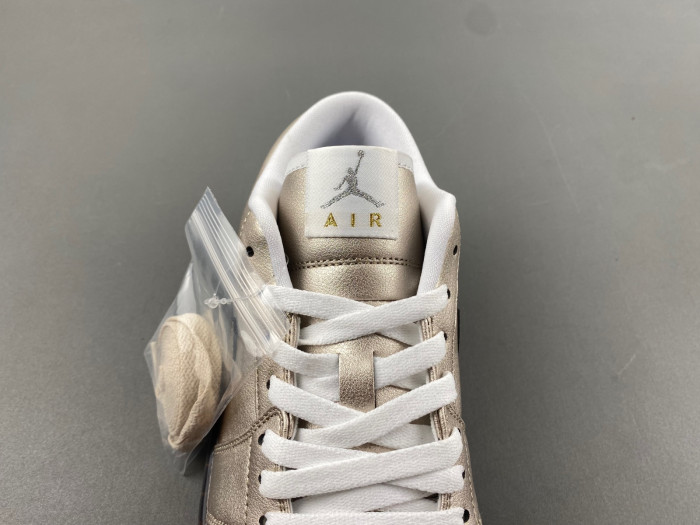 Air Jordan 1 Low SE “Metallic Zinc” HQ3529-099