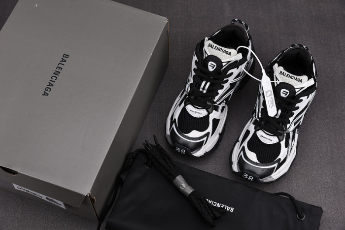 Balenciaga Runner sneaker W3RB2-9010