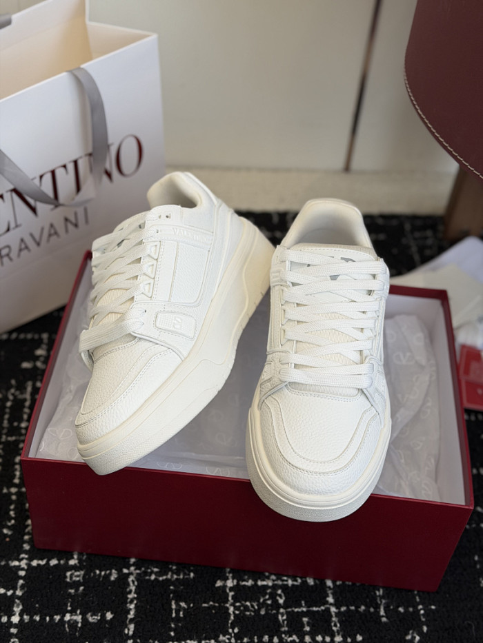 Va1e*ntin0 SNEAKERS VT064