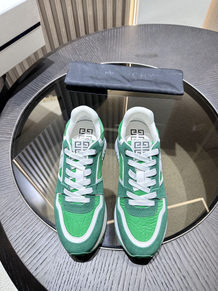 Givenchy Sneakers 660033