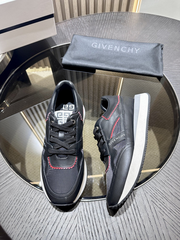 Givenchy Sneakers 660053
