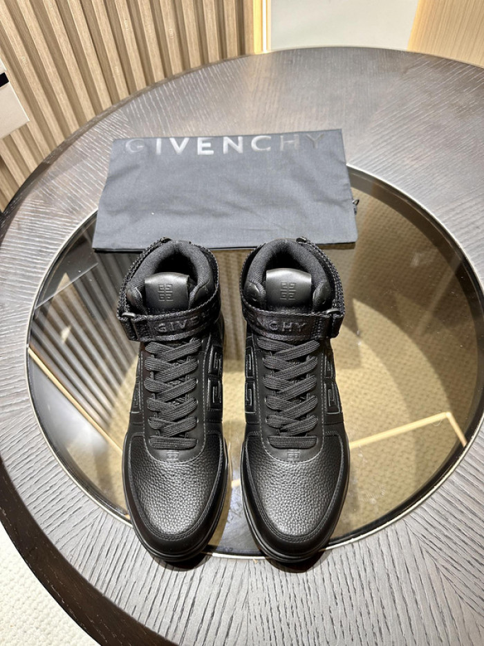 Givenchy Sneakers 660024