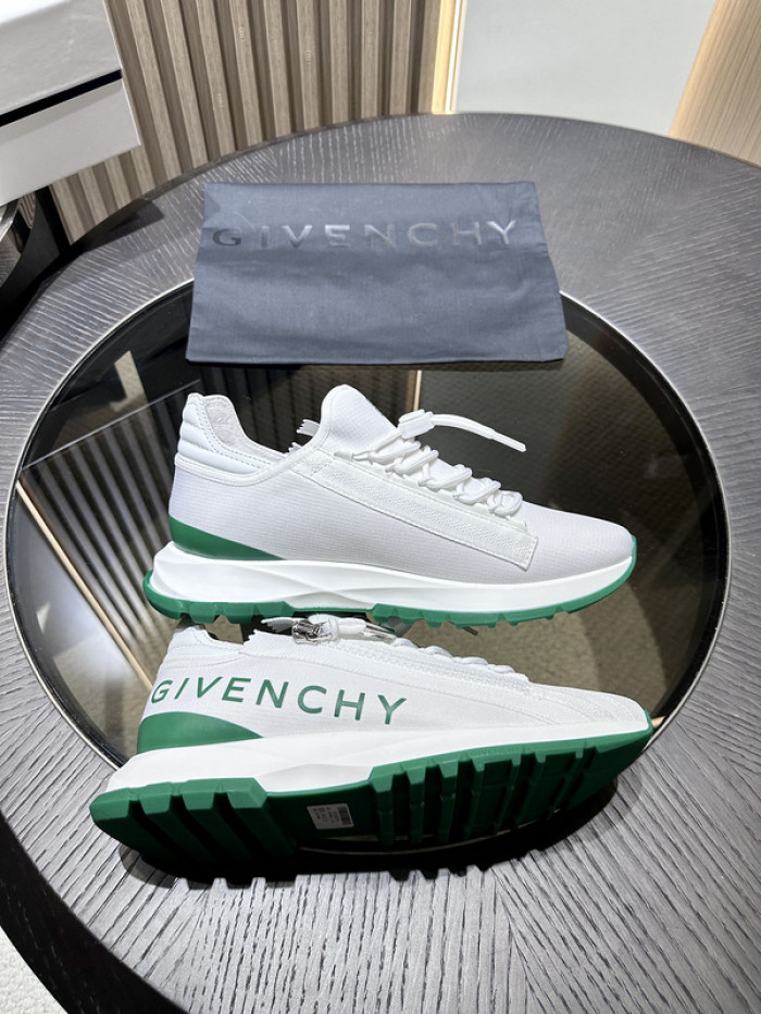 Givenchy Sneakers 660039
