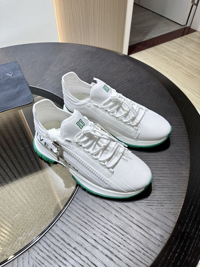 Givenchy Sneakers 660039