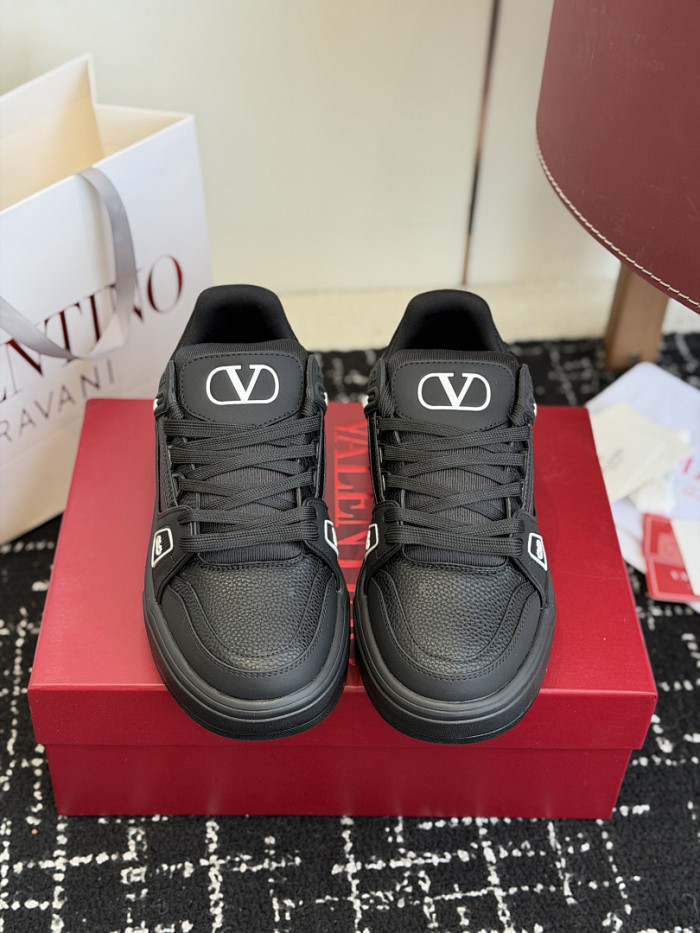 Va1e*ntin0 SNEAKERS VT065