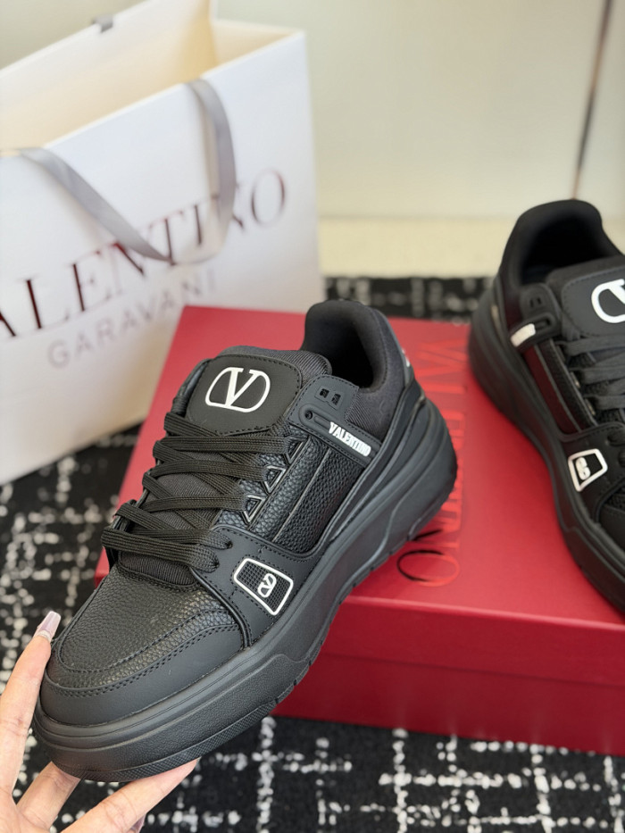 Va1e*ntin0 SNEAKERS VT065