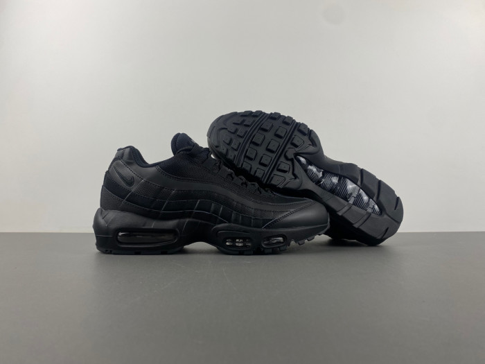 Nike Air Max 95 Essential Triple Black CL3705-001