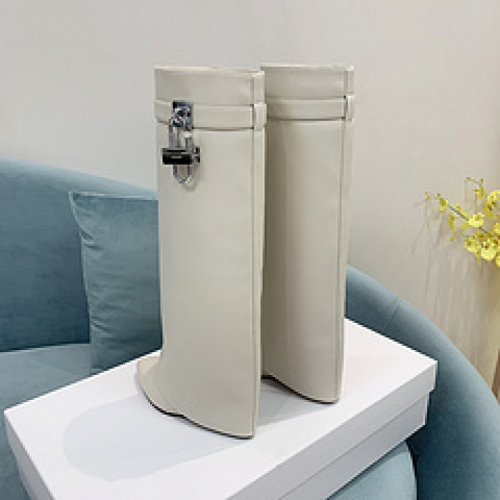Givenchy Boots 660006