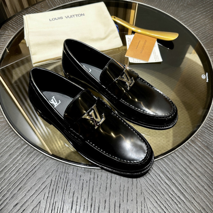 LV LOAFERS L0000612