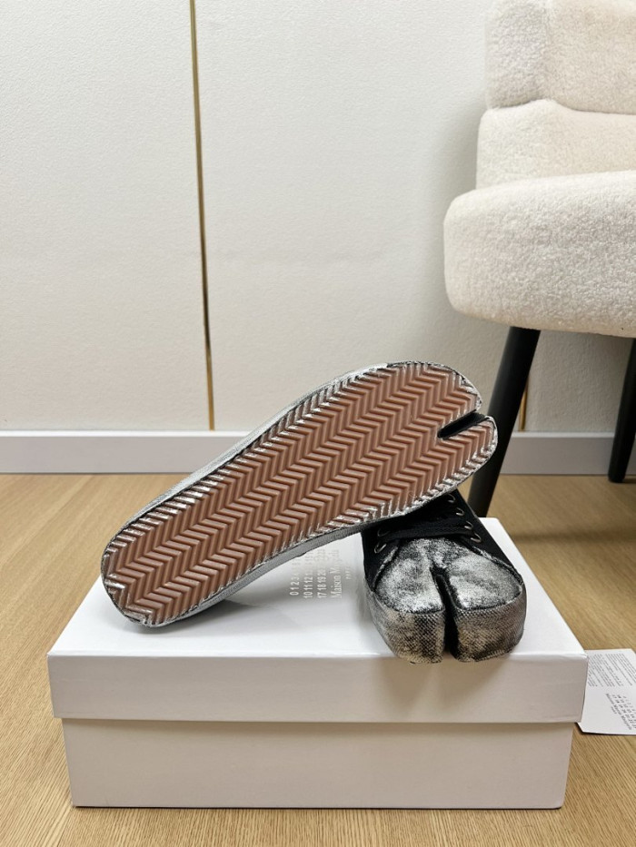 Ma1s0n Marg*e1a CALFSKIN S57WS0369