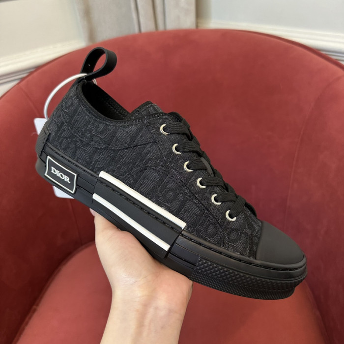 B23 OBLIQUE LOW Top SNEAKERS T00480H106