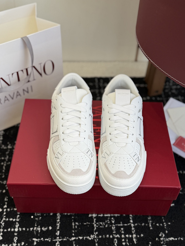 Va1e*ntin0 SNEAKERS VT061