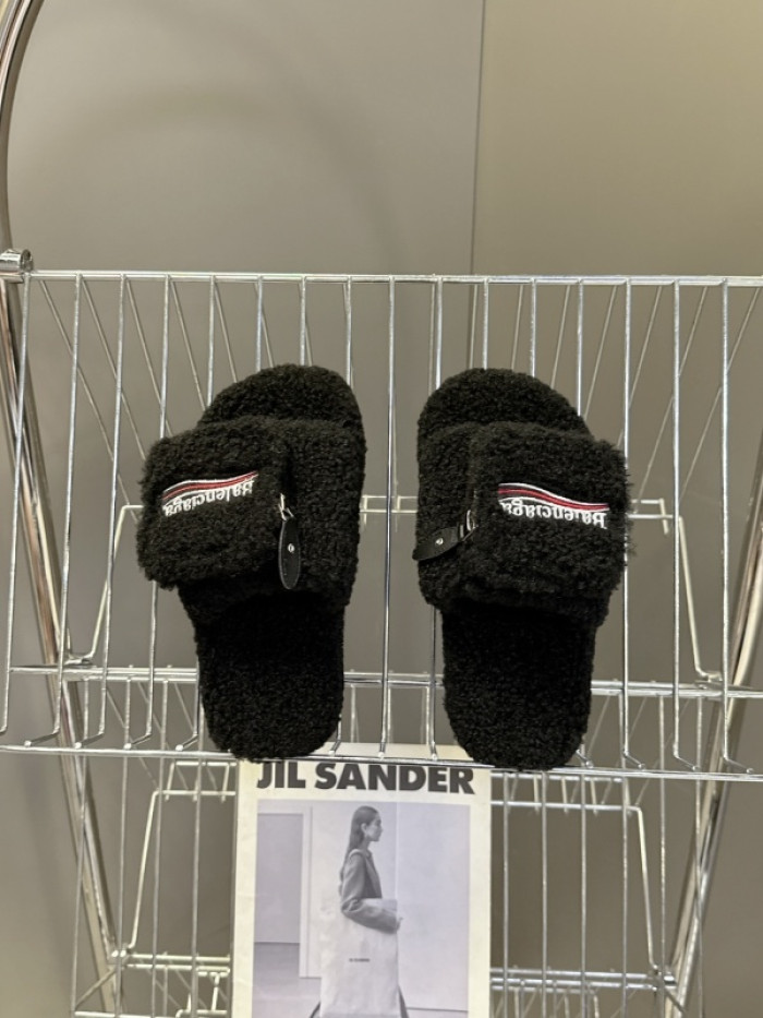Balenciag* Sandal BS89