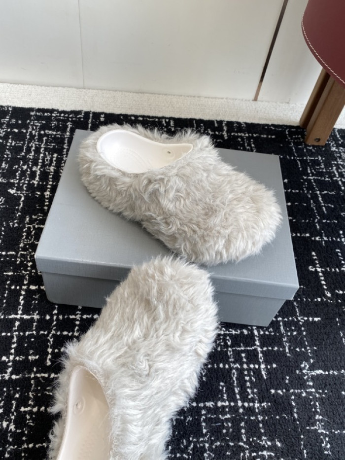 Balenciag* Sandal BS111