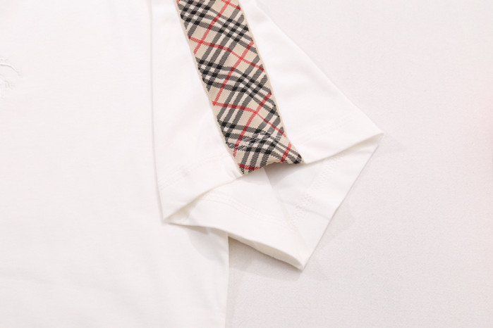 BUR*ERRY T-SHIRT BR09