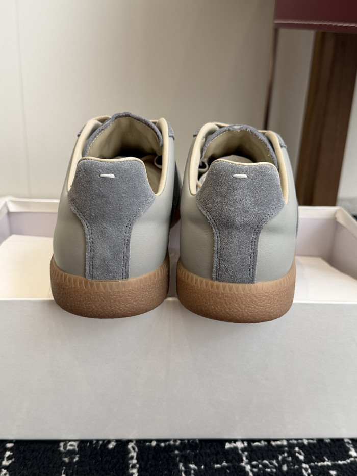 Ma1s0n Marg*e1a CALFSKIN S57WS0396
